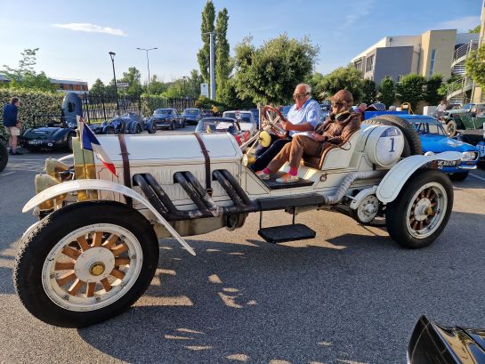 Das älteste Fahrzeug, ein La France Tourer aus dem Jahre 1917