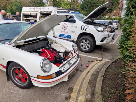 Auch Porsches sind ...