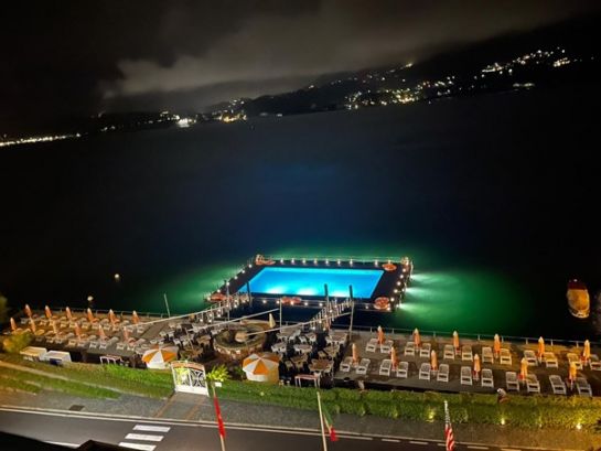 Noch ein nächtlicher Blick von unserem Hotelzimmer am Comersee