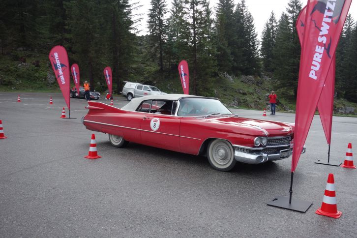 Christian und Verena Müller mit ihrem Cadillac Serie 62 aus dem Jahre 1959