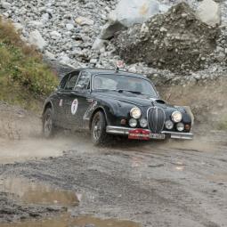 Daniel Reinhard   Jaguar Chris in Kiesgrube